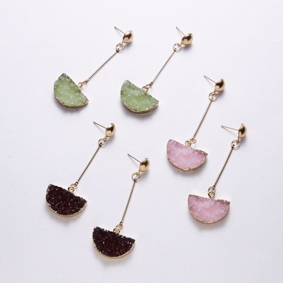 ⭐️HP⭐️ Half Circle Cluster Frosted Pink Earrings - Picture 4 of 4